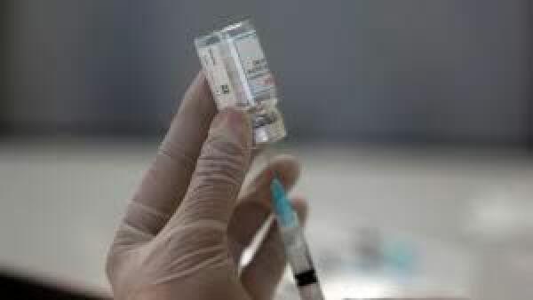 Llega la cuarta dosis del Covid: qué comunidades la administran junto a la vacuna de la gripe